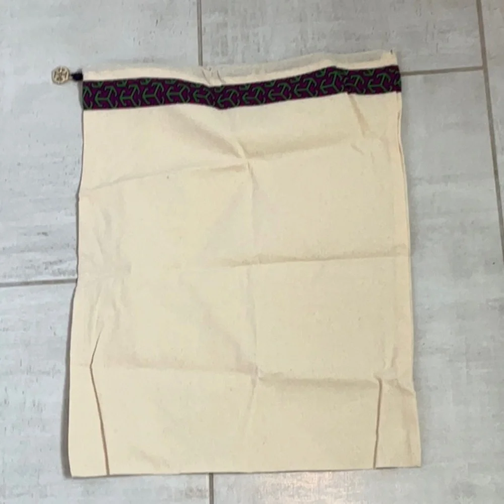 Tory Burch Dust Back / New / Large